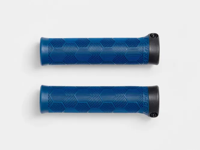 XRTrailCompRecycledPlastic_33100_A_Primary